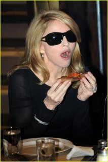 madonna-pizza-david-letterman-01.jpg