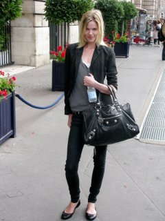 `Candid2010ss0223.jpg