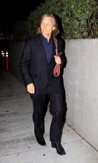 viggo manbag 09oct09 04.jpg