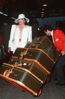Joan-Collins-style-icon-J-003.jpg
