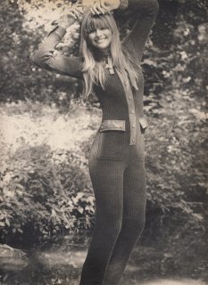 american_vogue_september15th_1970__desosnay1.jpg
