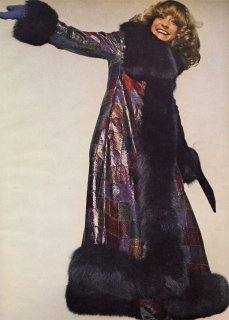 american_vogue_september15th_1970__loulou_delafalaise__bailey2.jpg