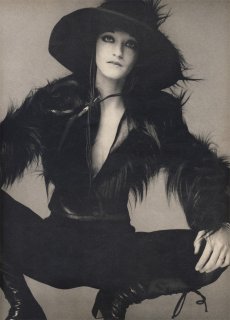 american_vogue_september15th_1970__loulou__avedon8.jpg