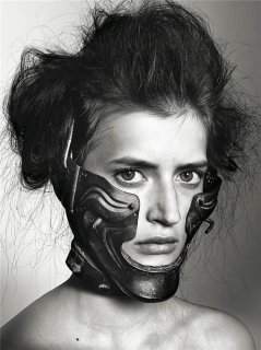 richard-burbridge-mask-photography-for-livraison-magazine8.jpg