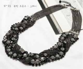 necklace_grey.jpg