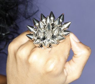 gas_glam_studs_silver_detai.jpg