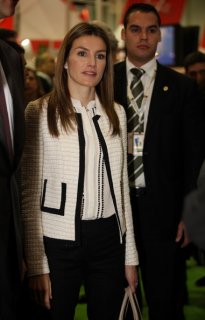 Spain+Prince+Felipe+Attends+World+Future+Energy+y2m1xi1BRvDl.jpg