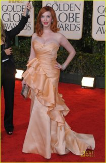 christina-hendricks-2010-golden-globe-awards-red-carpet-06.jpg