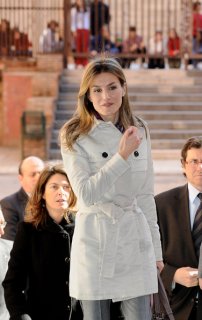 Princess+Letizia+Attends+Ramiro+de+Maetzu+Y01mPyJf_ZMl.jpg