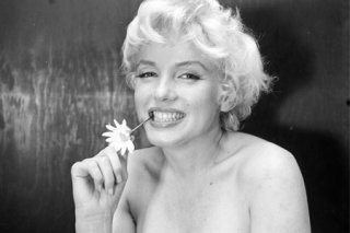 marilyn-monroe--123988307109638200.jpg