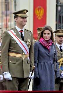 Spain+Prince+Felipe+Letizia+Attend+Military+5KTuMKTFS2Vl.jpg