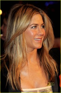 jennifer-aniston-bounty-hunter-uk-premiere-08.jpg