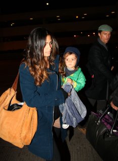 Matthew+Camila+travel+kids+ZY-fvpqJya4l.jpg