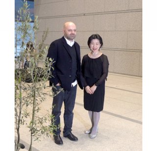 chalayan_reception_1_1-thumb-600x580-25418.jpg