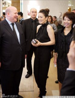 Gong Li Louis Vuitton Yves Carcelle CEO  Shanghai.jpg