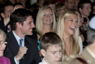 chelsy-davy-during-the-ceremony-for-prince-harry-s-pilot-course-graduation.prev.jpg