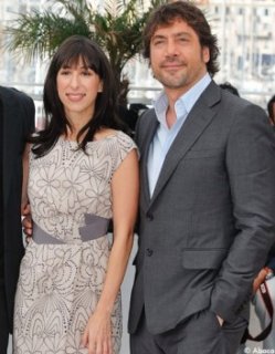 Javier-Bardem-debarque-sur-la-Croisette_mode_une.jpg