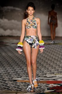 popup-salinas-desfile-fashion-rio-2011-28.jpg