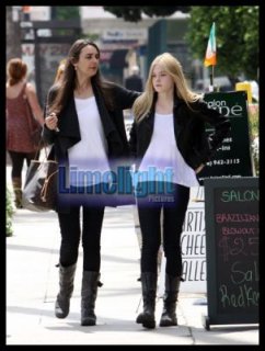 normal_candids_outwithmom001.JPG