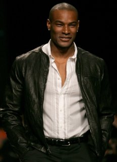 Tyson_Beckford_Ovahere_03152007_SephoraFashionWeek_Runway(096)__w500.jpg