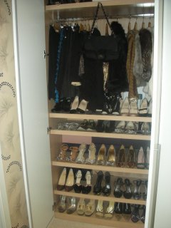 closet 002.JPG