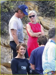 reese-witherspoon-star-spangled-beach-03.jpg