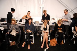 Michael+Kors+Backstage+Spring+2011+MBFW+UMTOzoc8fnTl.jpg