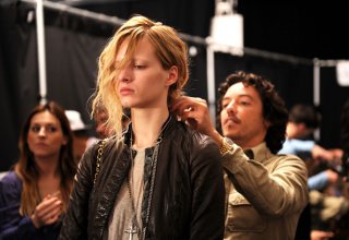 Michael+Kors+Backstage+Spring+2011+MBFW+NXg-oKMaR-Vl.jpg