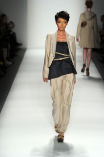 Toni+Francesc+Runway+Spring+2011+MBFW+T-bGvWPsz_hl.jpg