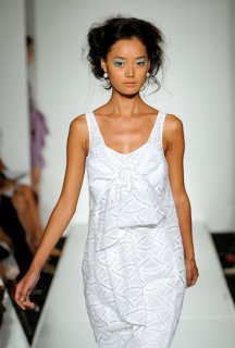 Douglas+Hannant+Runway+Spring+2011+MBFW+L5A7tdkebz3l.jpg