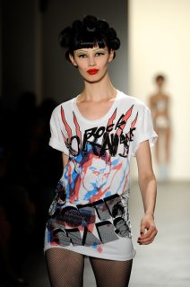 Jeremy+Scott+Runway+Spring+2011+MBFW+qdXWAfGd0SDl.jpg