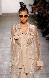 Eva+Minge+Runway+Spring+2011+MBFW+pvgK5hcAp5Ll.jpg