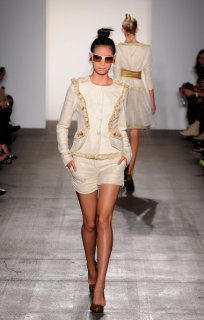 Eva+Minge+Runway+Spring+2011+MBFW+s02sO767ooIl.jpg