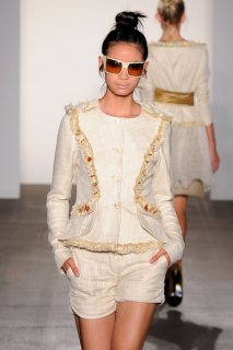 Eva+Minge+Runway+Spring+2011+MBFW+r0Ze4jy2LNZl.jpg