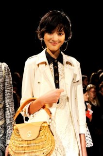 Tory+Burch+Presentation+Spring+2011+MBFW+PQiZCUAlbnIl.jpg