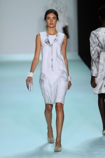 Isaac+Mizrahi+Runway+Spring+2011+MBFW+z9TaOuCaxsZl.jpg