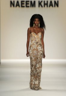 Naeem+Khan+Runway+Spring+2011+MBFW+WdpYzFSvYktl.jpg