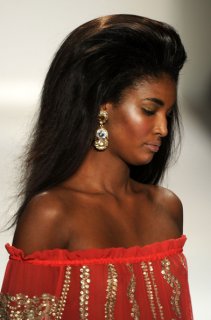 Naeem+Khan+Runway+Spring+2011+MBFW+x35fm9kg7Vpl.jpg