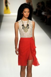 Naeem+Khan+Runway+Spring+2011+MBFW+jiqSc6ZN3Dvl.jpg