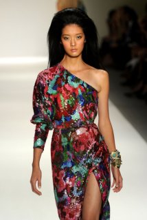 Naeem+Khan+Runway+Spring+2011+MBFW+cJsbbyGeuffl.jpg