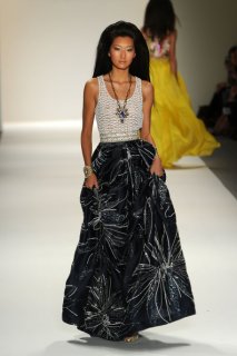 Naeem+Khan+Runway+Spring+2011+MBFW+EWtP0XYFASal.jpg
