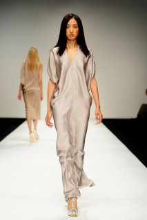 Maria+Grachvogel+Runway+LFW+Spring+Summer+X_xh2j7olpJl.jpg