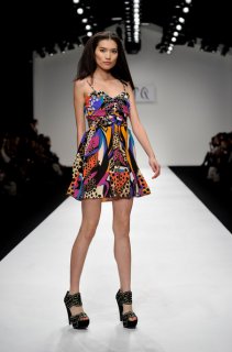 PPQ+Runway+LFW+Spring+Summer+2011+d3Ji_BOWC9Ql.jpg