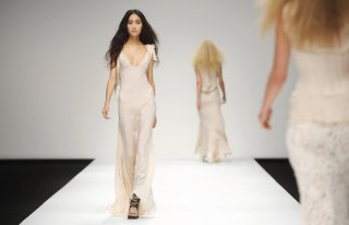 John+Rocha+Runway+LFW+Spring+Summer+2011+Dnykcyhq2eVl.jpg