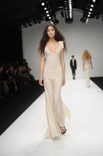 John+Rocha+Runway+LFW+Spring+Summer+2011+EaVP-38s2_Nl.jpg