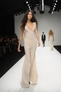 John+Rocha+Runway+LFW+Spring+Summer+2011+jPaPysyEQR3l.jpg