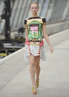 katrantzou_rs11_0002_slideshow_gallery_sfilate.jpg