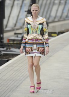 katrantzou_rs11_0045_slideshow_gallery_sfilate.jpg