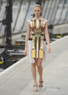 katrantzou_rs11_0054_slideshow_gallery_sfilate.jpg