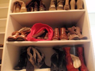 boot shelves above drawers.JPG
